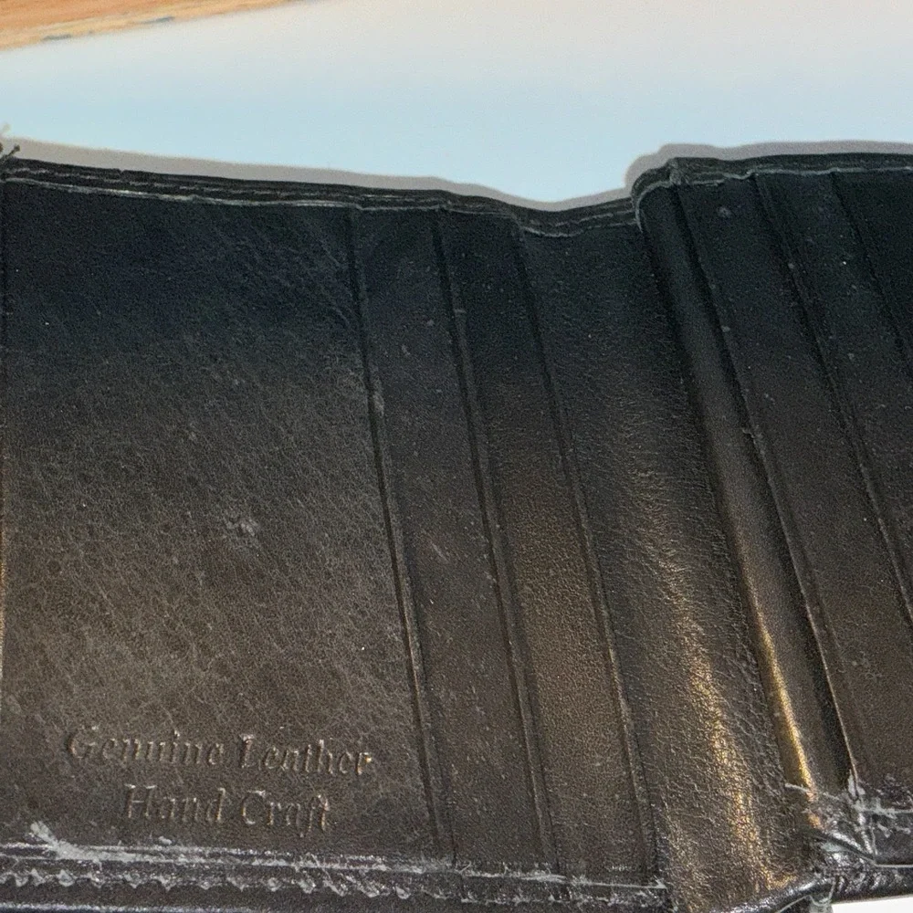 Genuine Leather Hand Craft Tri-fold Black 2 ID 2 Cash Compartments